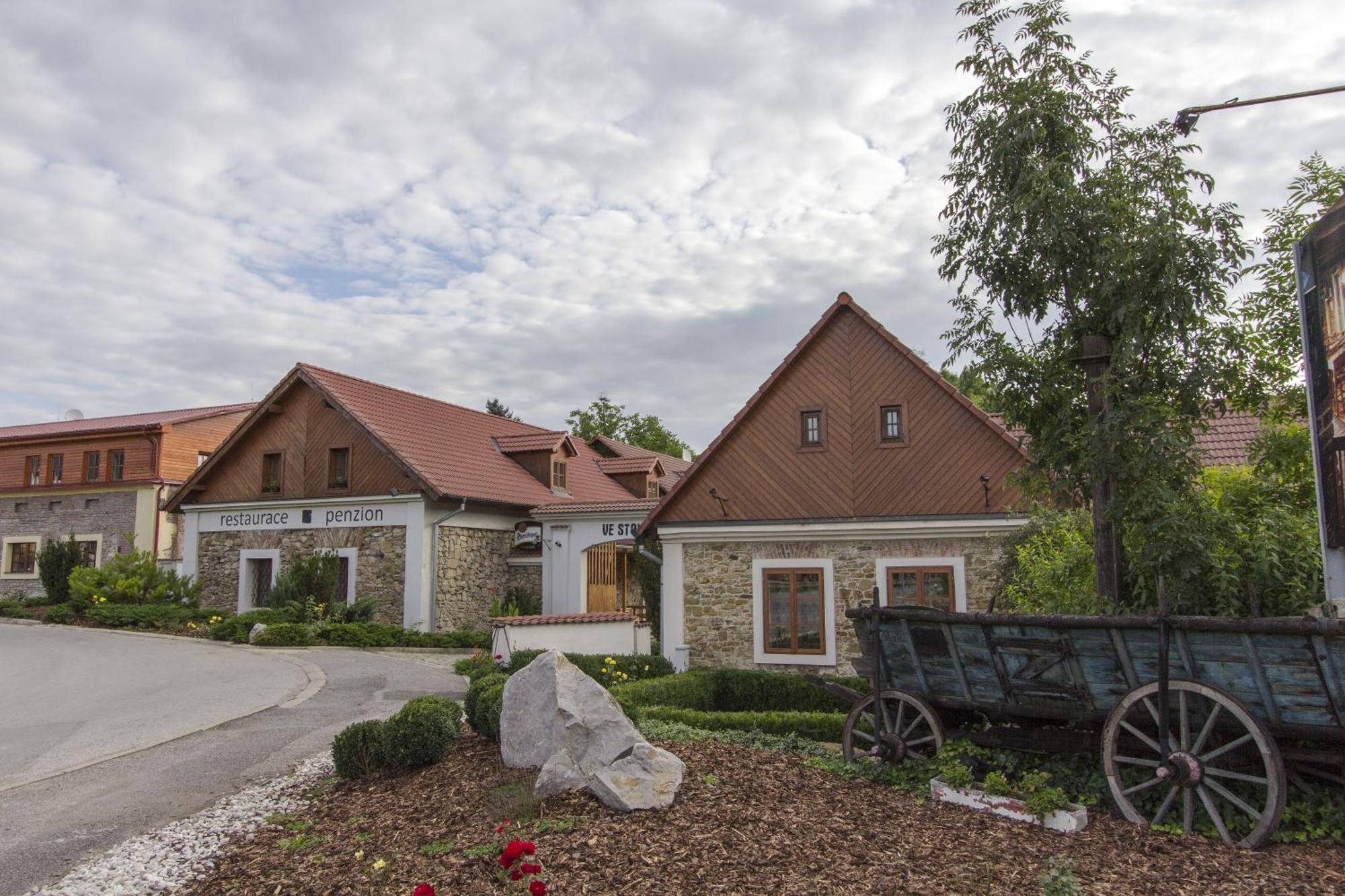 Penzion Ve Stoleti Lodenice Экстерьер фото